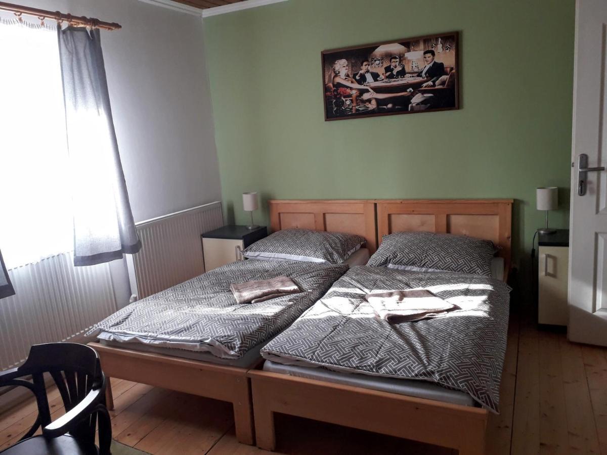 Penzion Na Strelnici Podebrady Exterior photo
